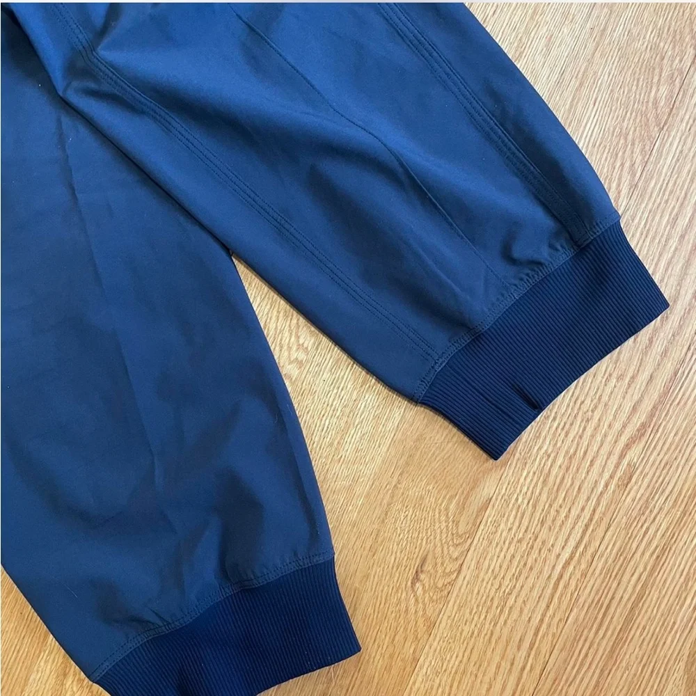 Lululemon Wanderer Jogger - Picture 7 of 8